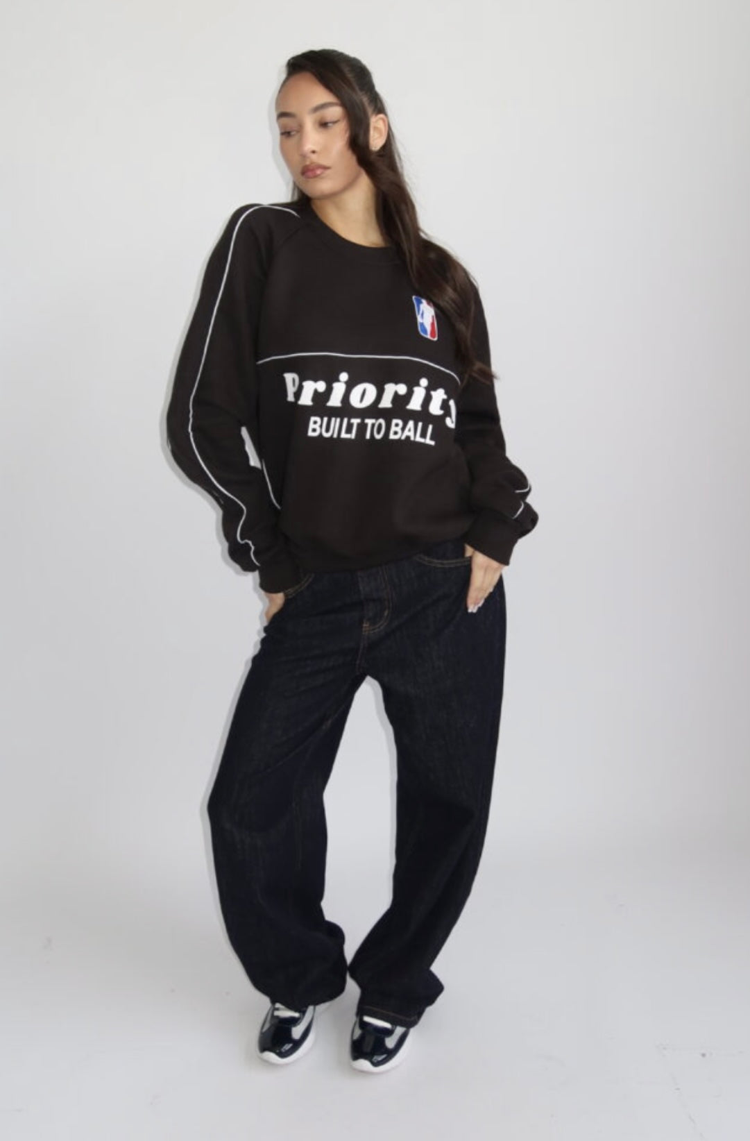 Priority sweater zwart
