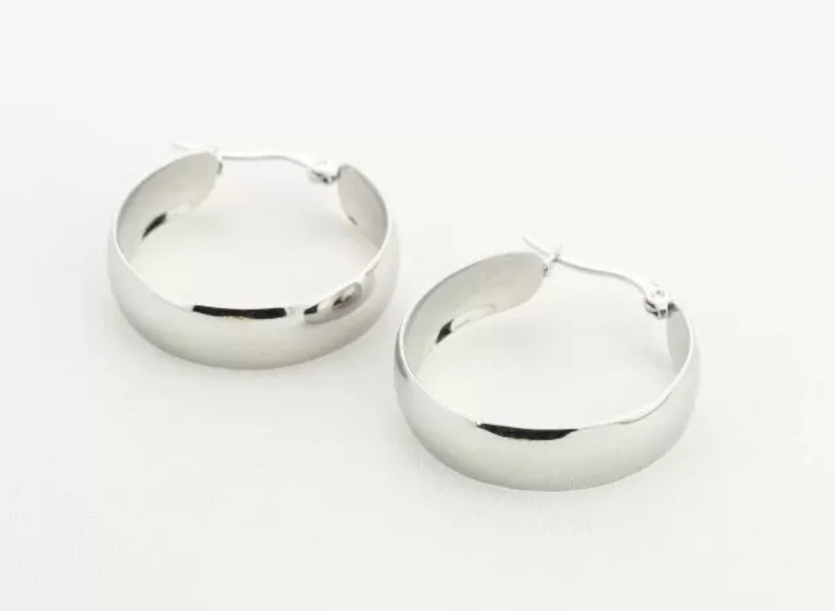 Lola hoops