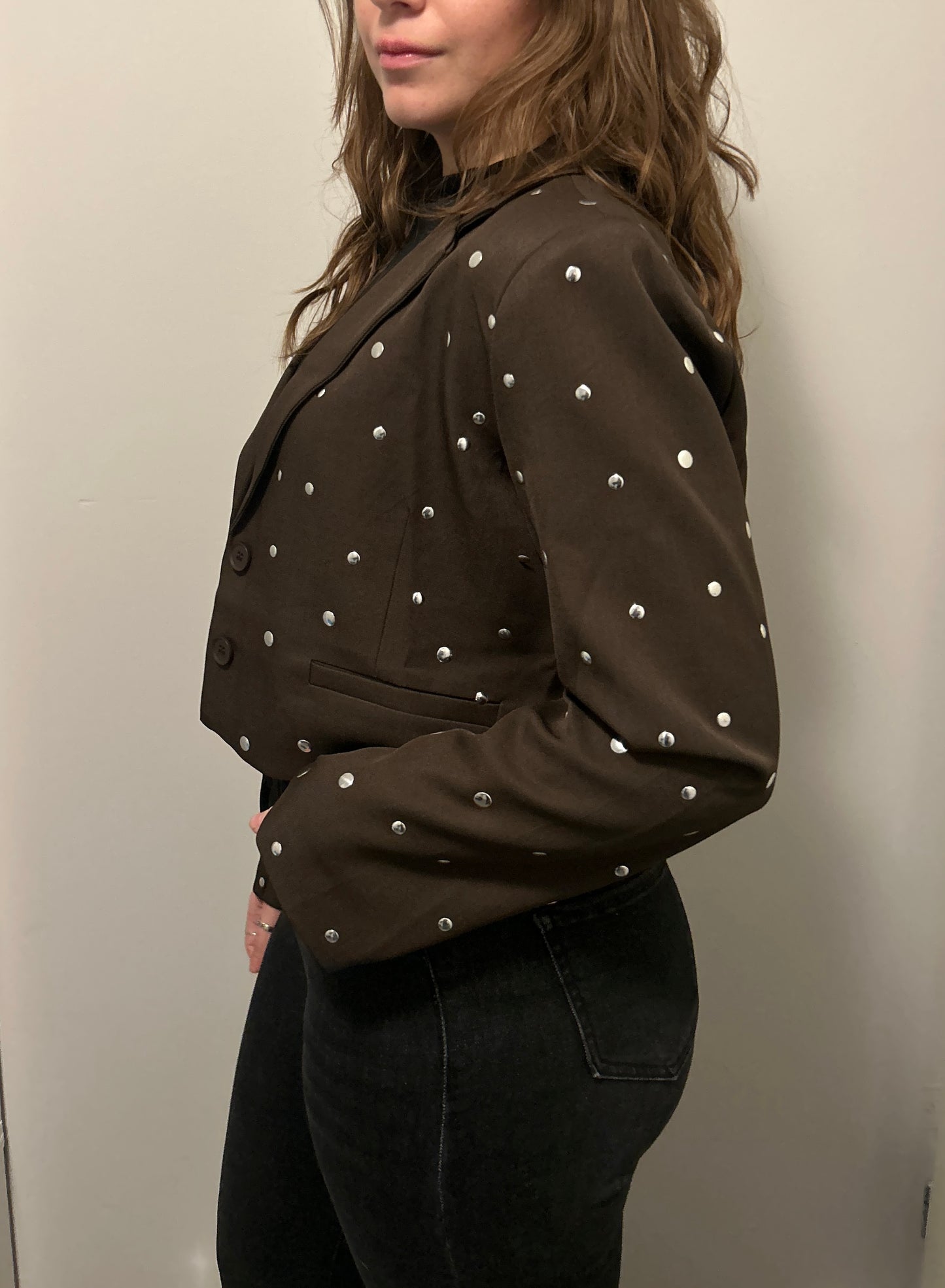 Korte blazer met studs bruin