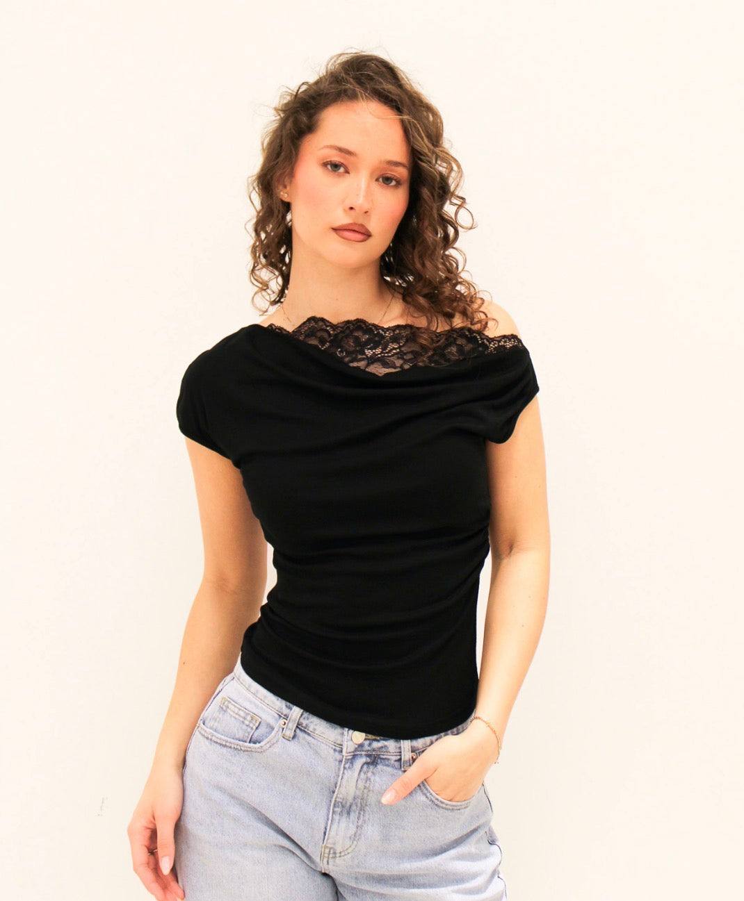 Off-Shoulder Kanten Top – Zwart