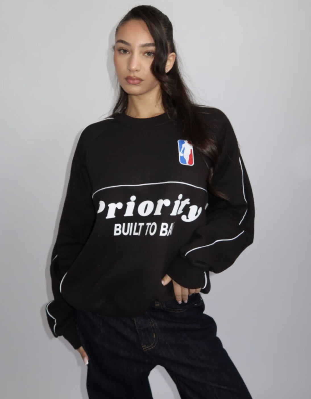 Priority sweater zwart