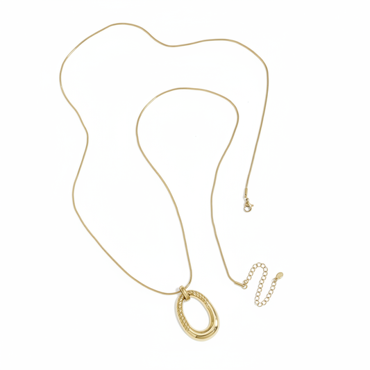 Gouden lange ketting met ovale hanger