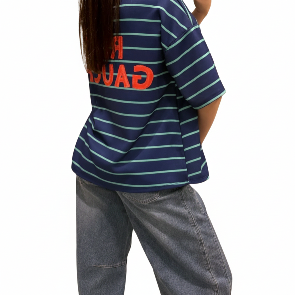 Gestreepte navy t-shirt met Blue Gauch logo achterkant