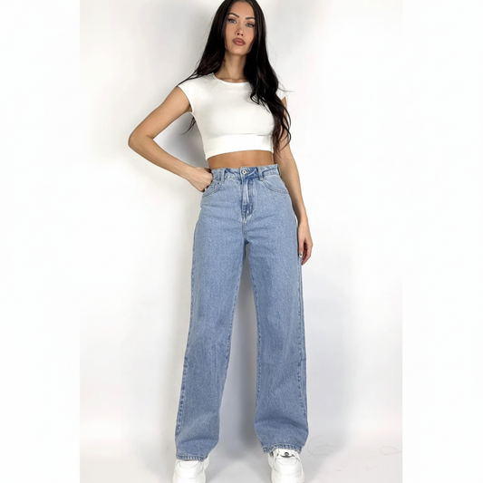 Lichtblauwe jeans voorkant vierkant